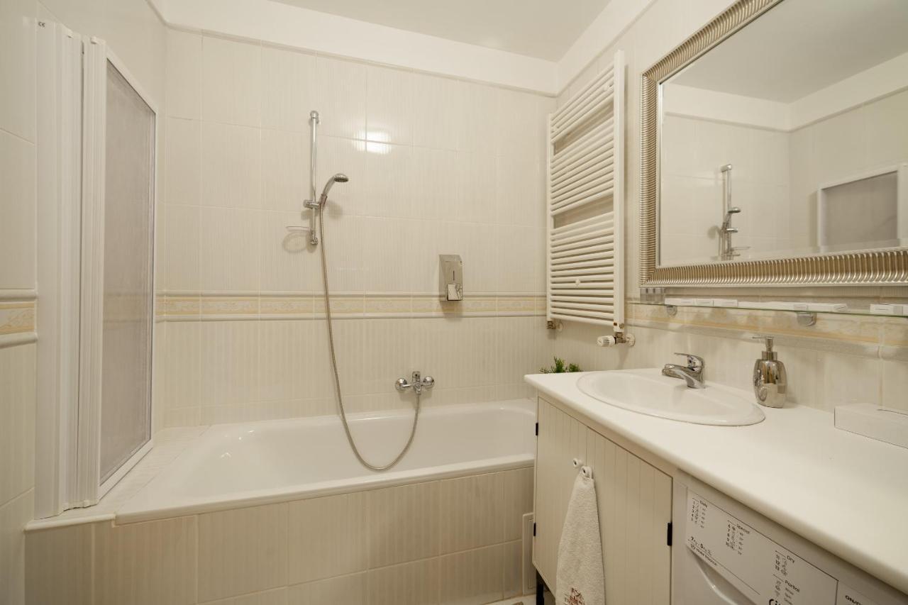 Gde Hollo Apartments Budapest Bagian luar foto